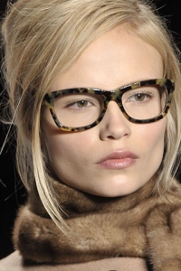 Как очки могут скорректировать внешность